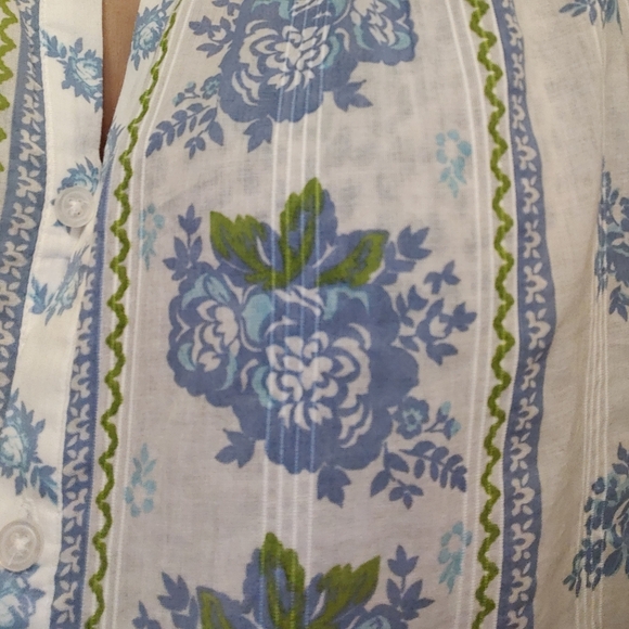 Lucky Brand Blue and White Floral Blouse NWT - Picture 6 of 9